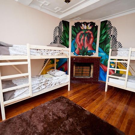 Wanderlust Hostel 阿拉木图 外观 照片