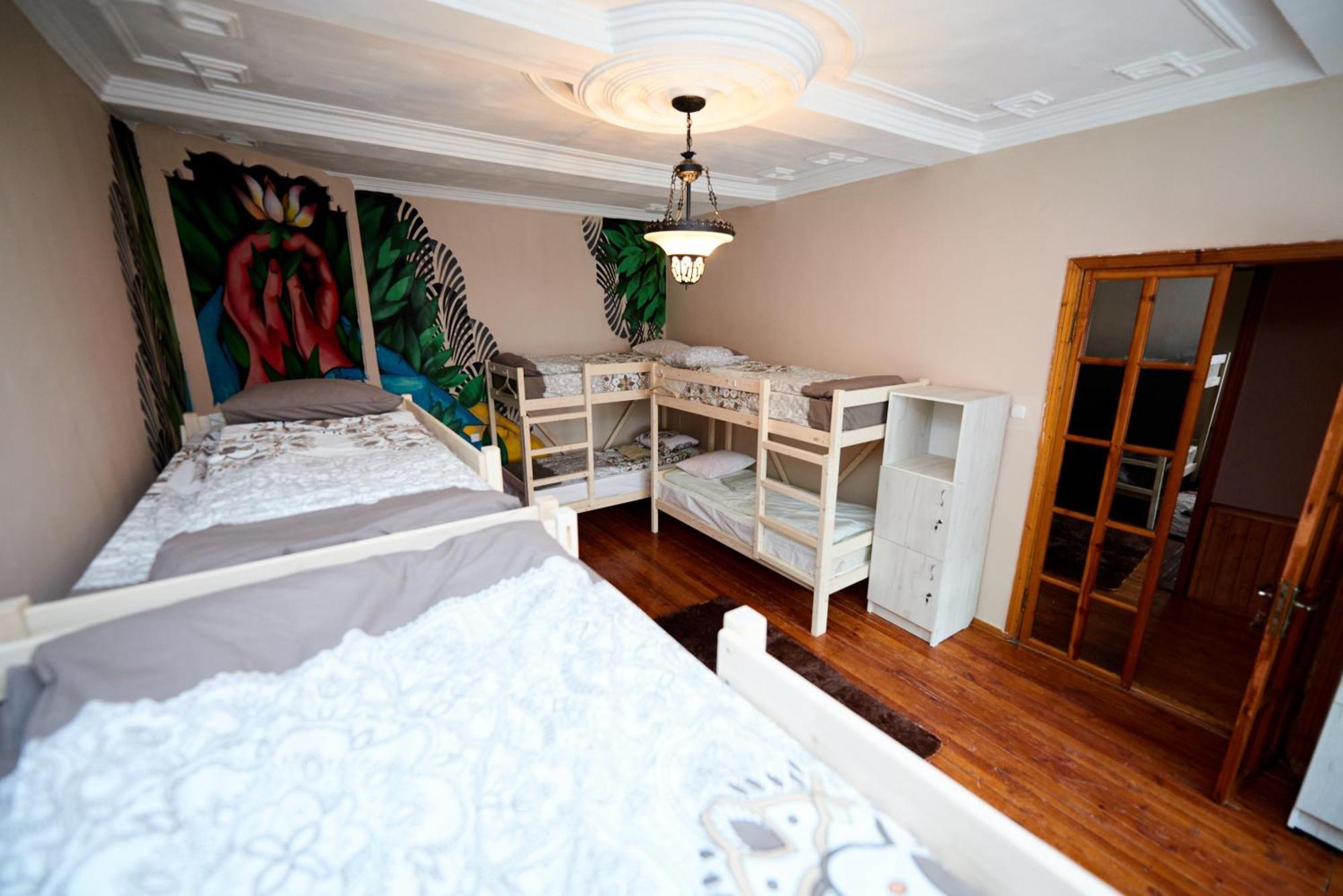 Wanderlust Hostel 阿拉木图 外观 照片
